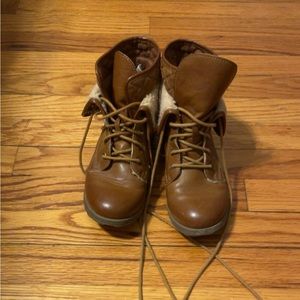 Cute brown boots